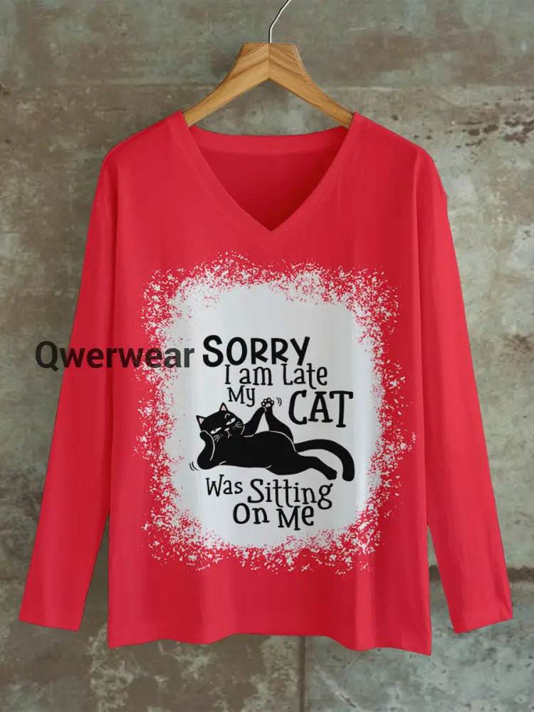 Sorry I’m late My cat is sitting on me Printed Unisex V-neck Long Sleeve Casual T-shirt Red / S