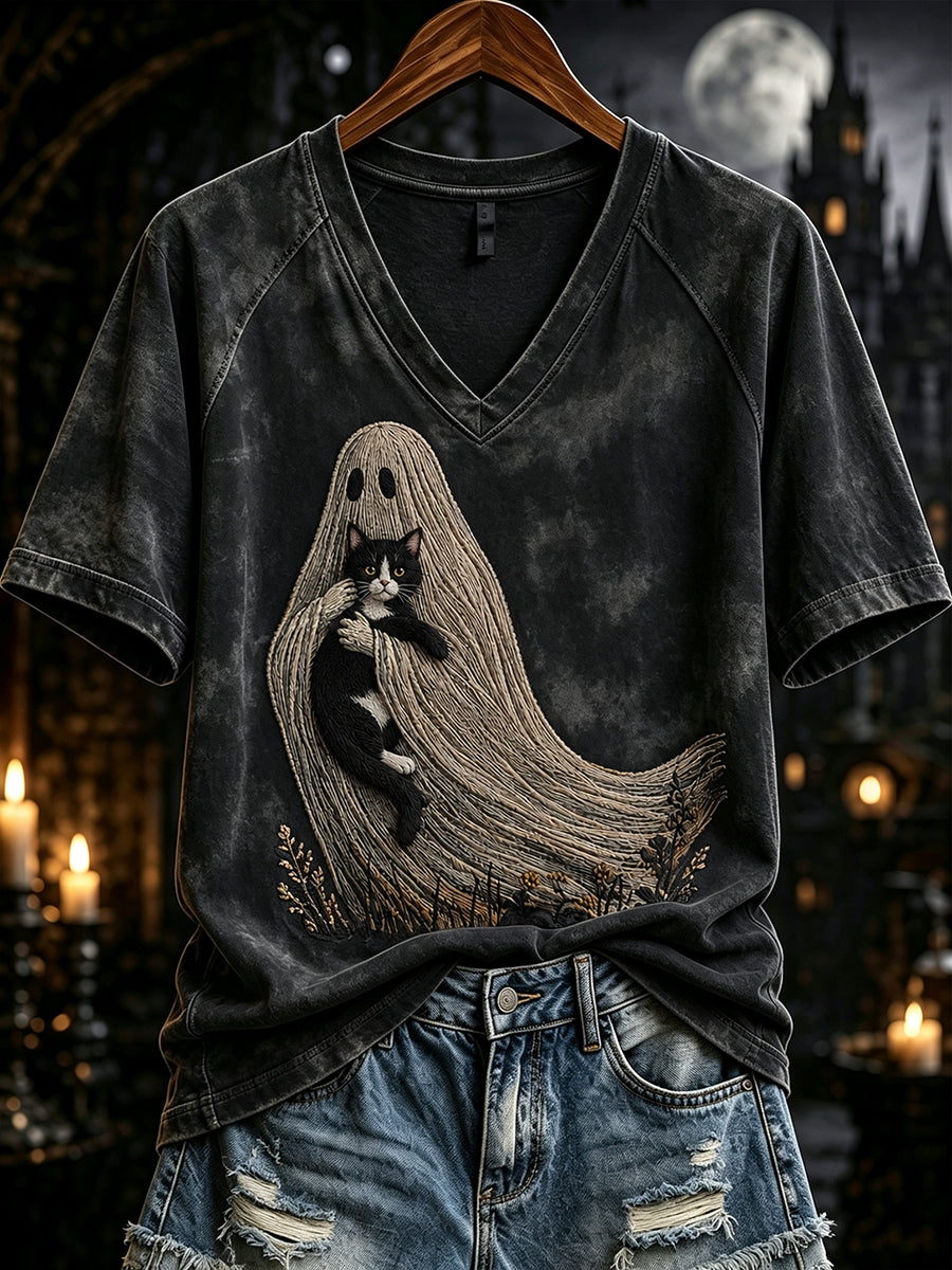 Women's A Ghost Holding A Cat Print V-neck Short-sleeved T-shirt