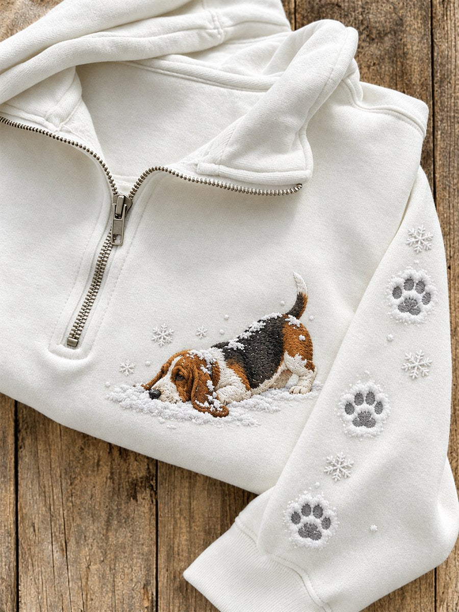 Women's Snowy Winter Basset Hound Dog in the Snow Print Zip Up Sweatshirt