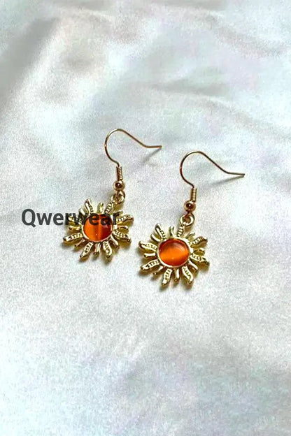 Material: Cat’s Eye Stone Gold