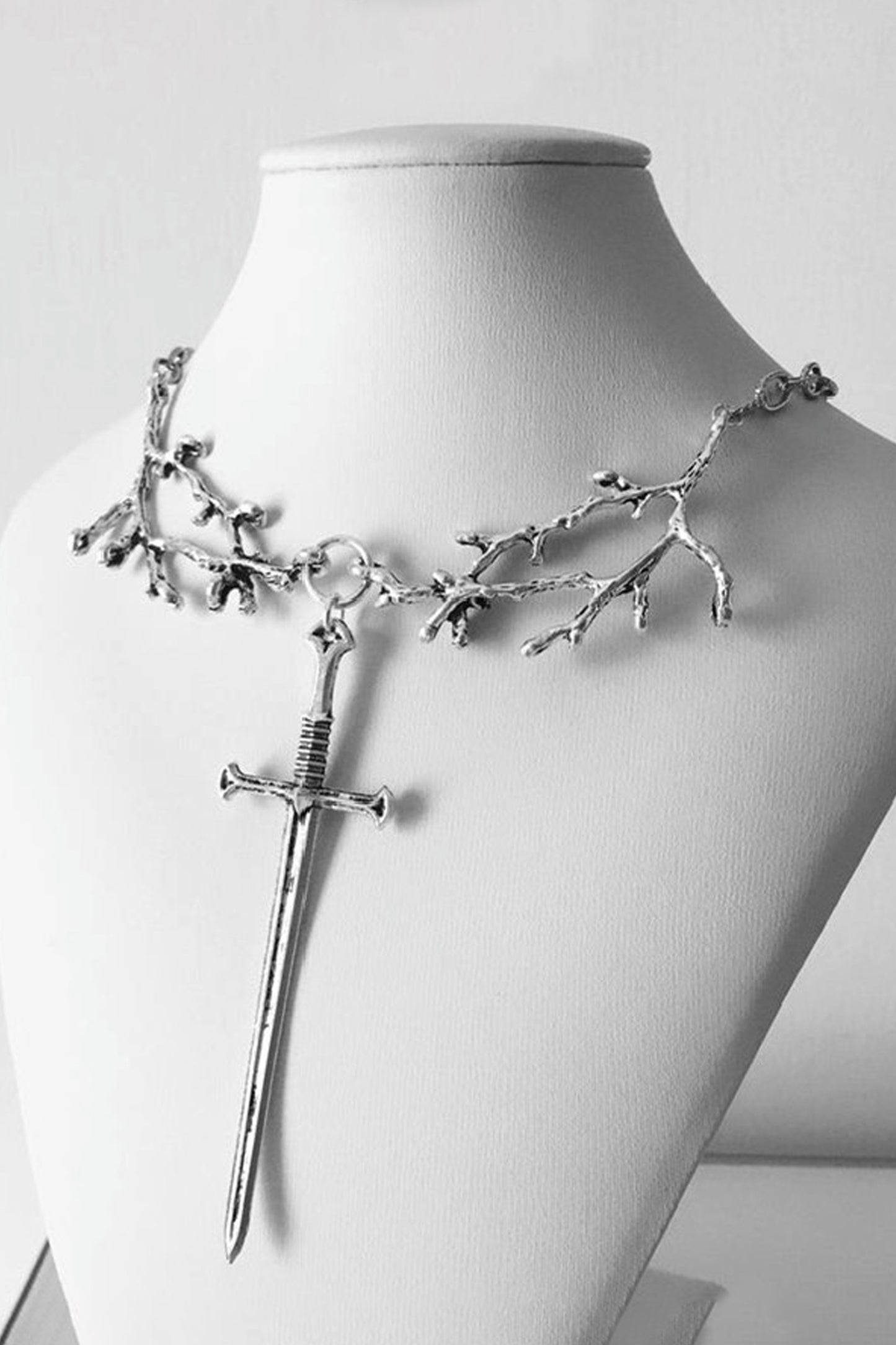 Retro Branch Cross Clavicle Pendant Chain