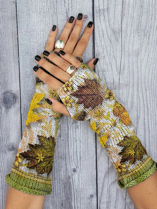 Women's Maple Leaf Printed Knitted Gloves