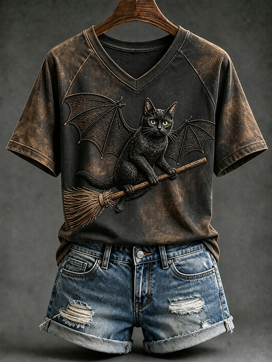 Women's Halloween Witch Cat with Bat Wings Print V-neck Short-sleeved T-shirt