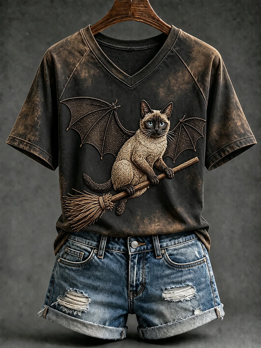 Women's Halloween Witch Cat with Bat Wings Print V-neck Short-sleeved T-shirt